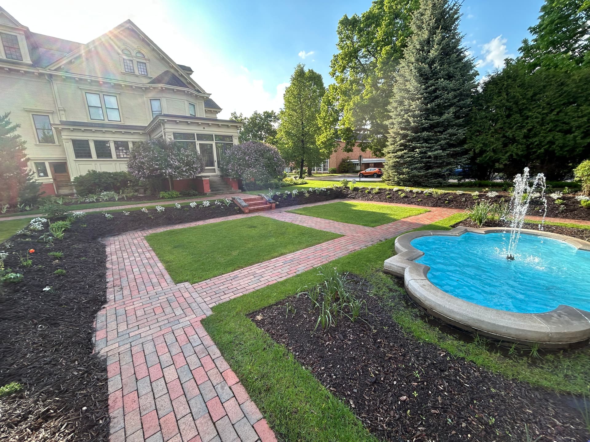 Fresh Mulch That Makes a Formal Garden Shine image