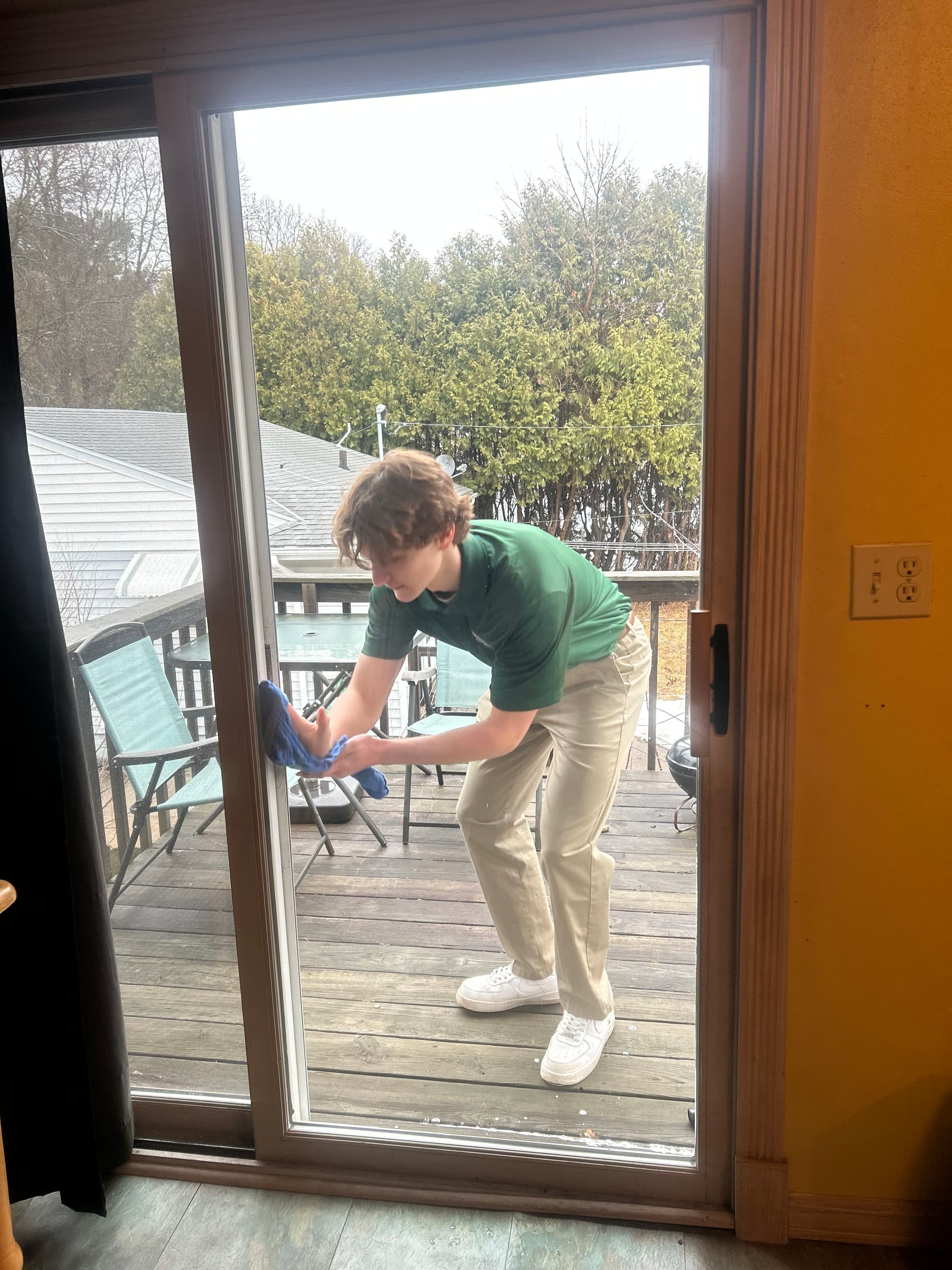 Gallery photos for Clean Glass Doors Make Your Space Feel Bigger and Brighter: Image #1