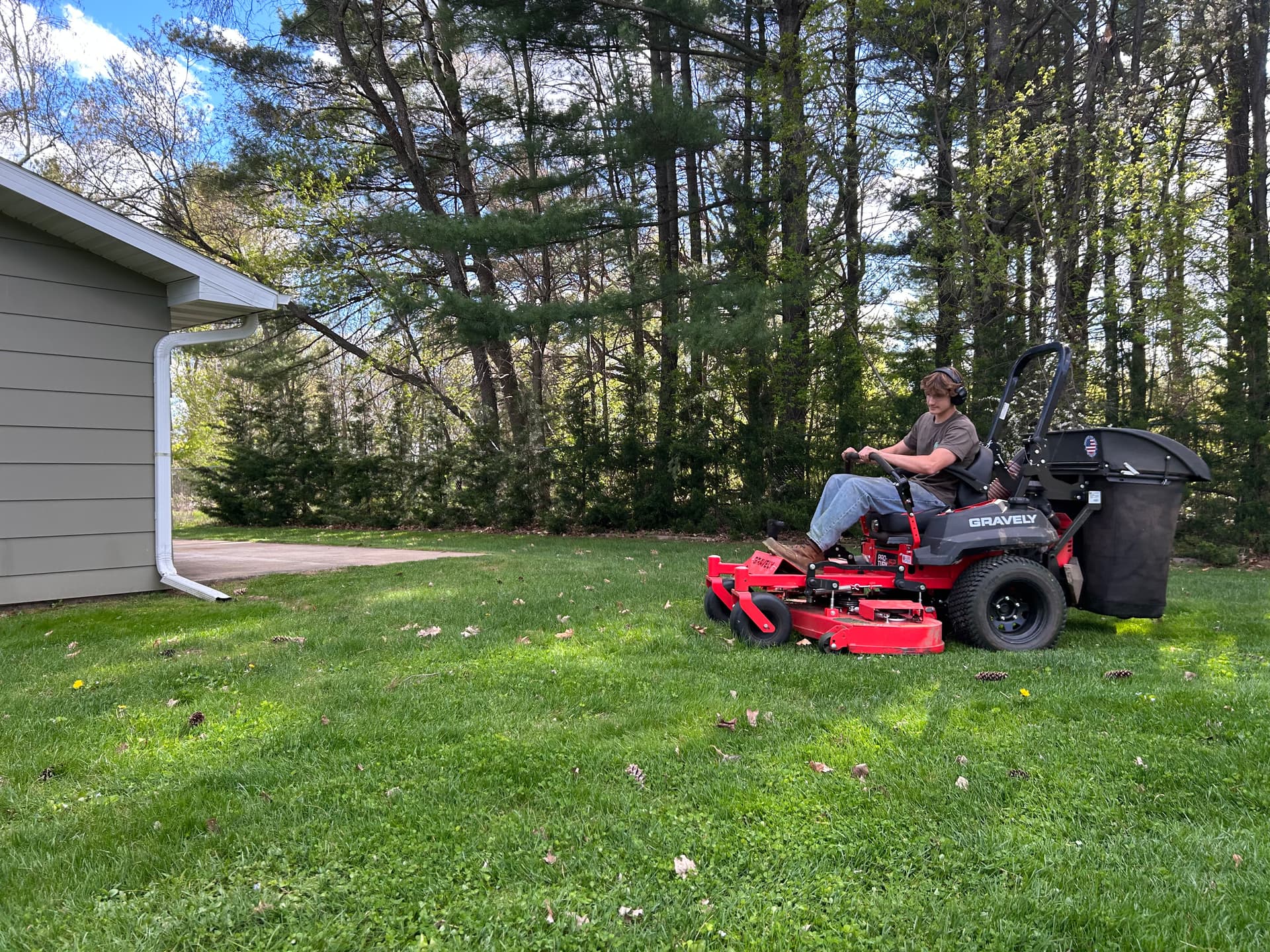 Gallery photos for Weekly Lawn Mowing That Keeps Your Yard Looking Sharp: Image #1