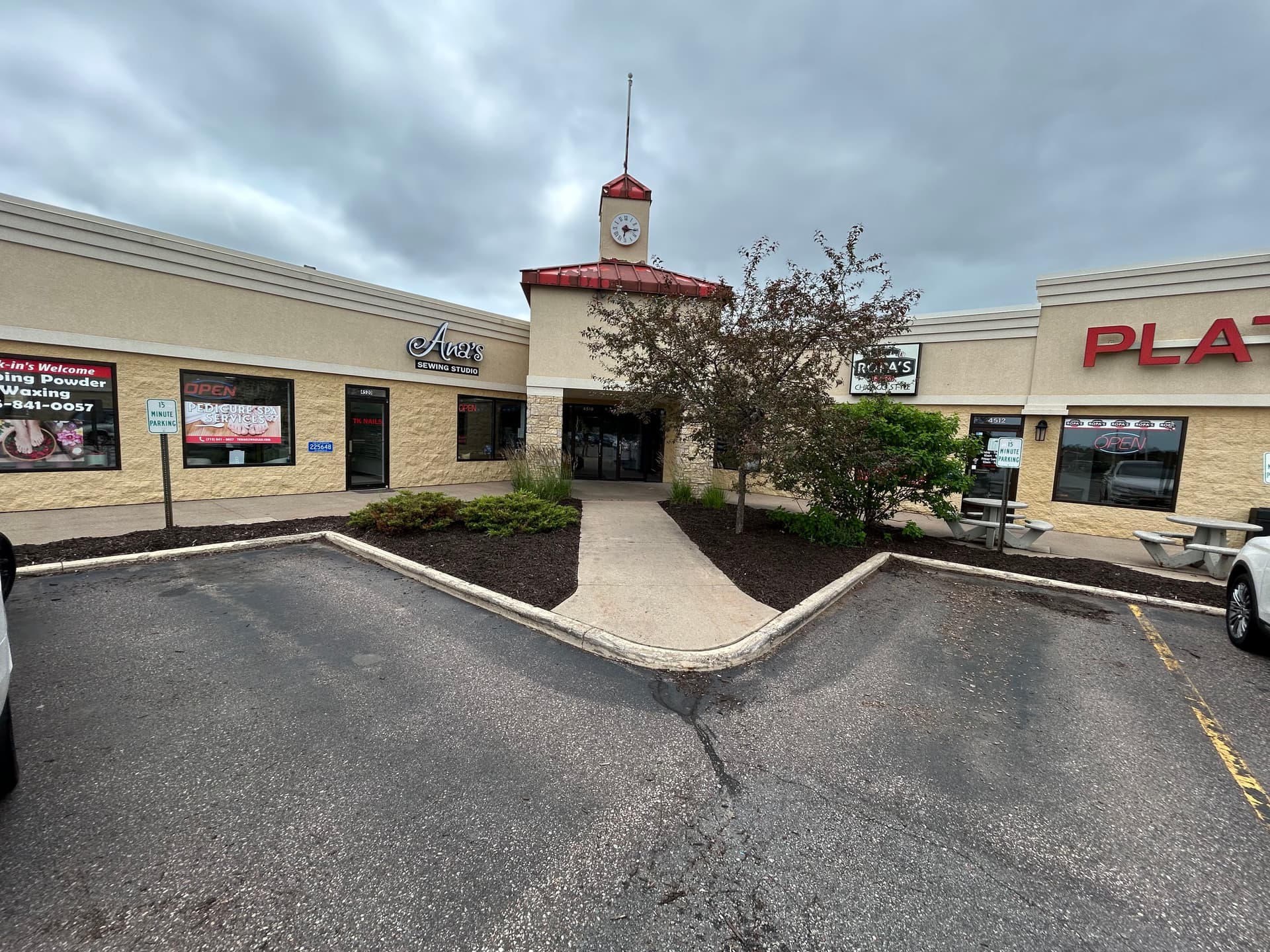 Fresh Mulch Installation at a Rib Mountain Commercial Property image