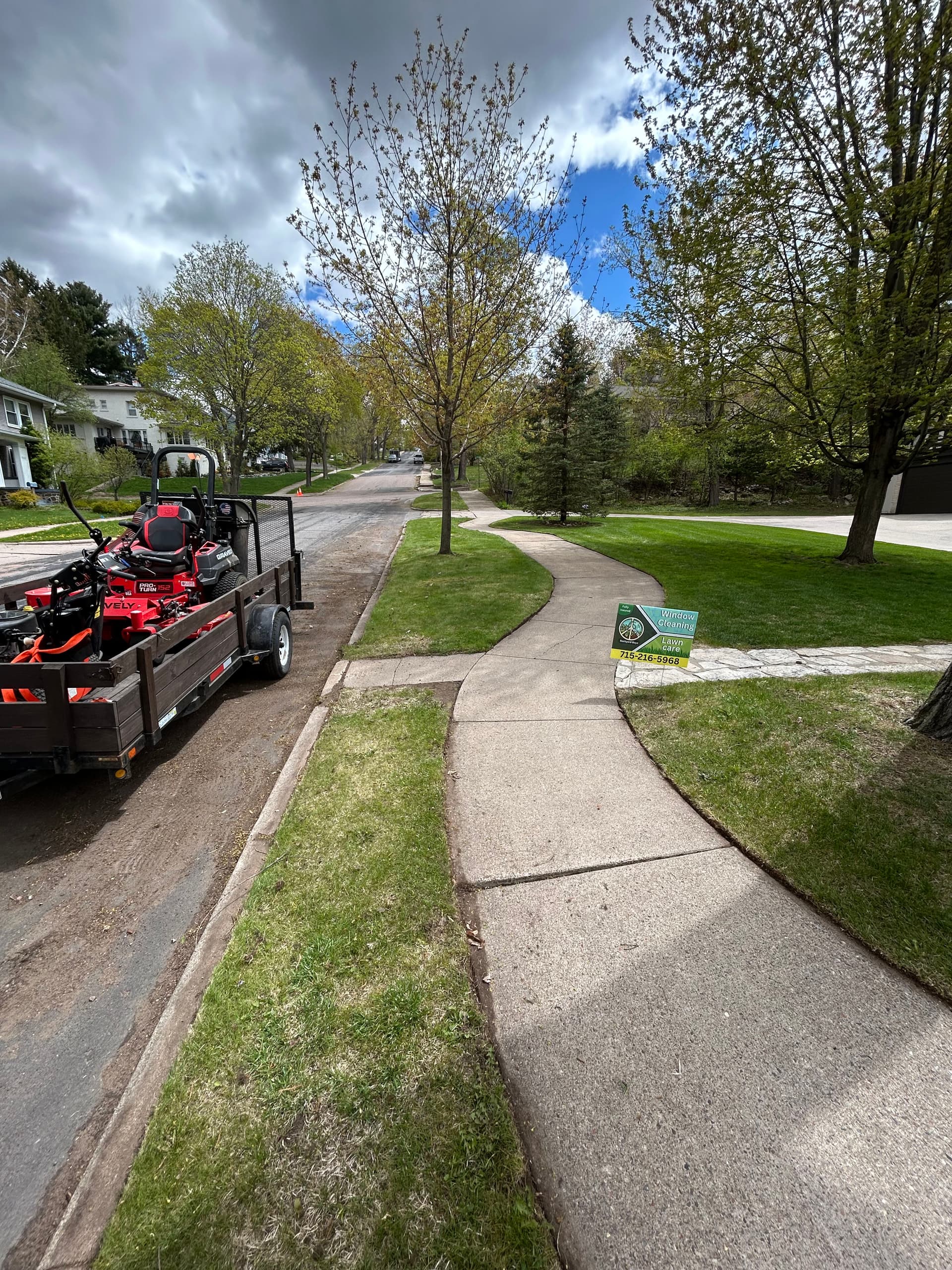 Gallery photos for Clean Edges That Make Your Whole Lawn Look Sharp: Image #1
