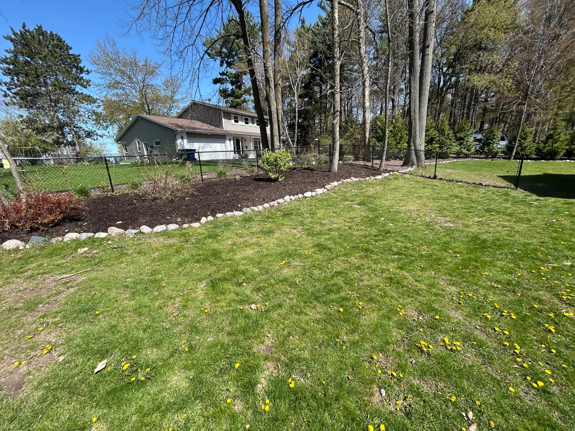 Gallery photos for Fresh Mulch Install That Actually Does Its Job: Image #1