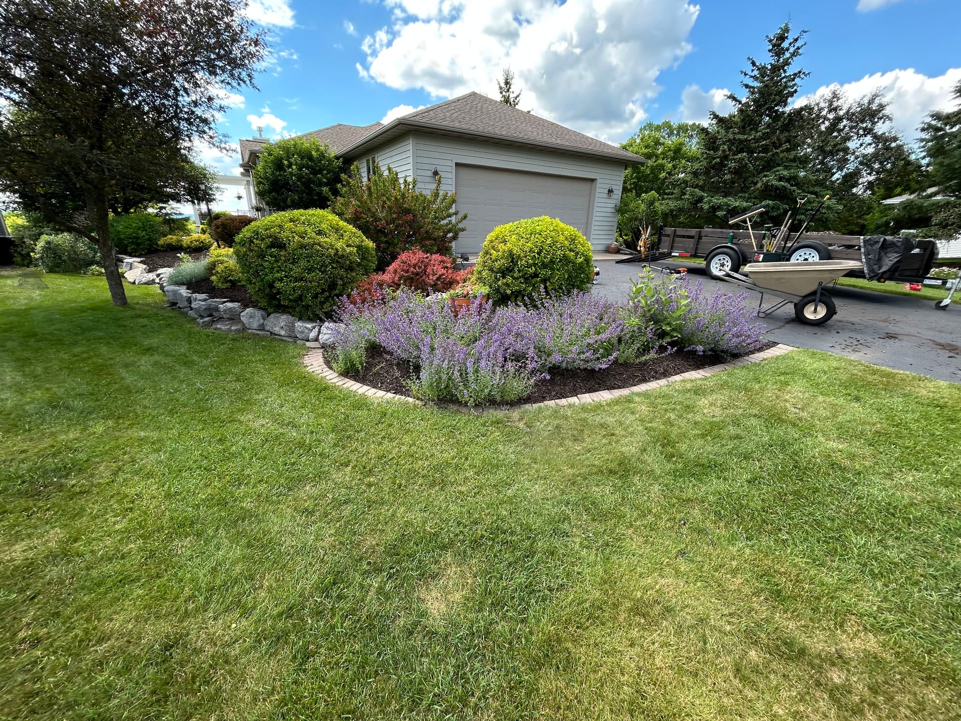 Gallery photos for Fresh Mulch Makes Your Whole Yard Look Pulled Together: Image #2